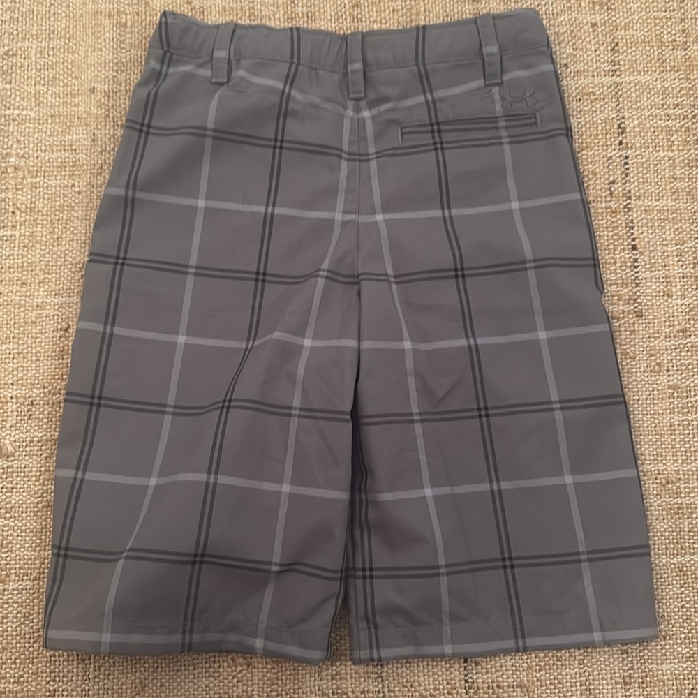 Under Armour Gray Plaid Flat Front Shorts Sz Youth Large - Picture 7 of 7